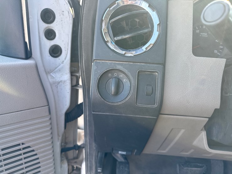 2008-ford-f350-image-44