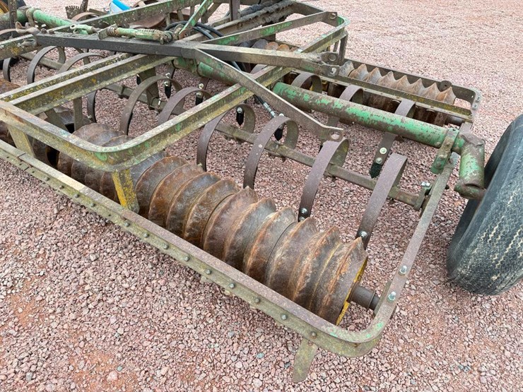 10-john-deere-10-image-9