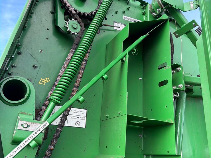 john-deere-568-image-33
