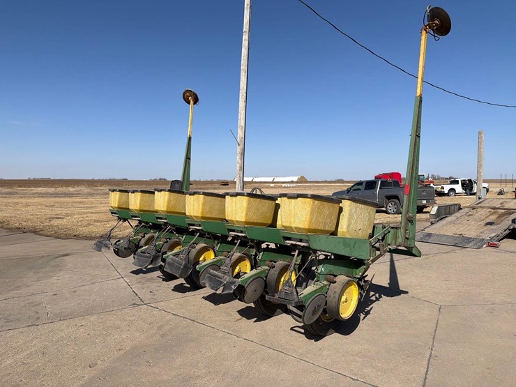 john-deere-7000-image-3