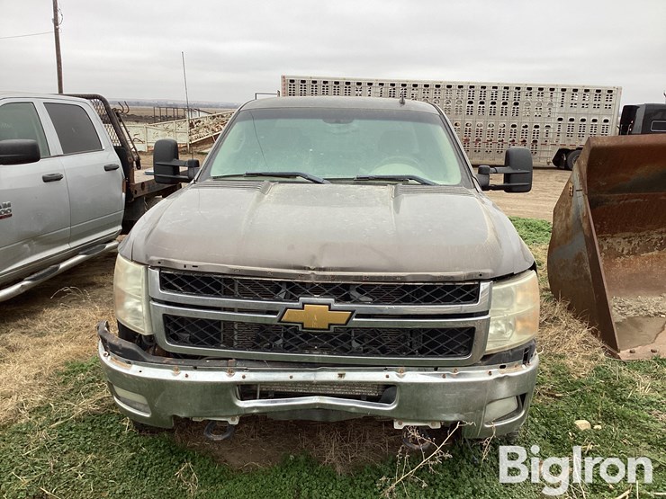 2012-chevrolet-2500-image-2