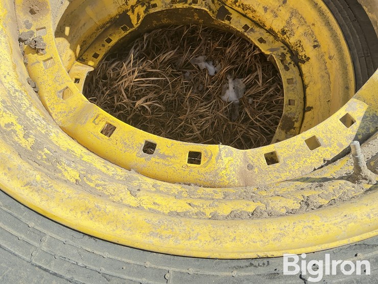 john-deere-380-image-14