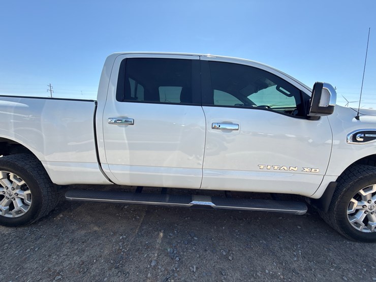 2017-nissan-titan-image-16