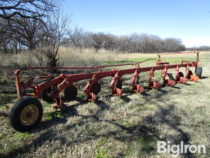 massey-ferguson-880-image-5