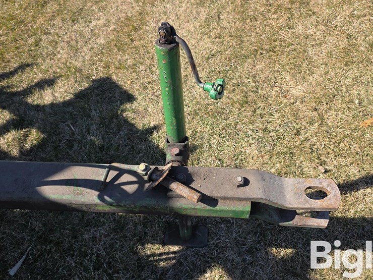 john-deere-220-image-9