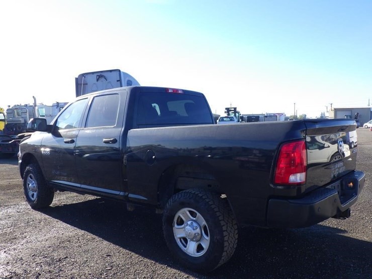 2015-dodge-2500-image-4