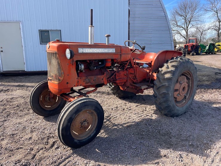 allis-chalmers-d15-2wd-tractor-image-2