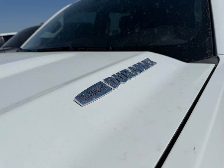 2019-chevrolet-3500hd-image-25