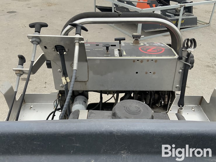 2016-massey-ferguson-730-image-17