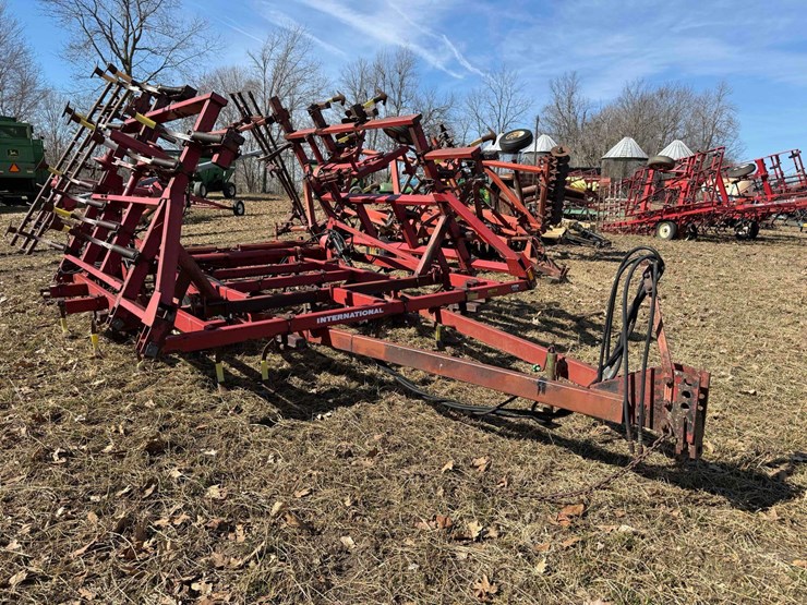 case-ih-4600-image-3