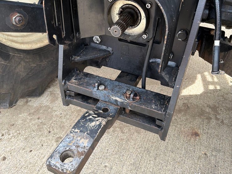 2011-new-holland-t6030-plus-image-9