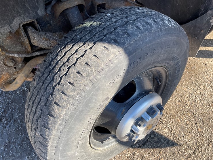 2005-chevrolet-3500-image-11