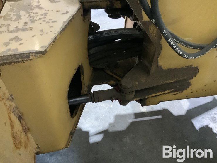 2006-agco-4550-articulated-wheel-loader-image-10