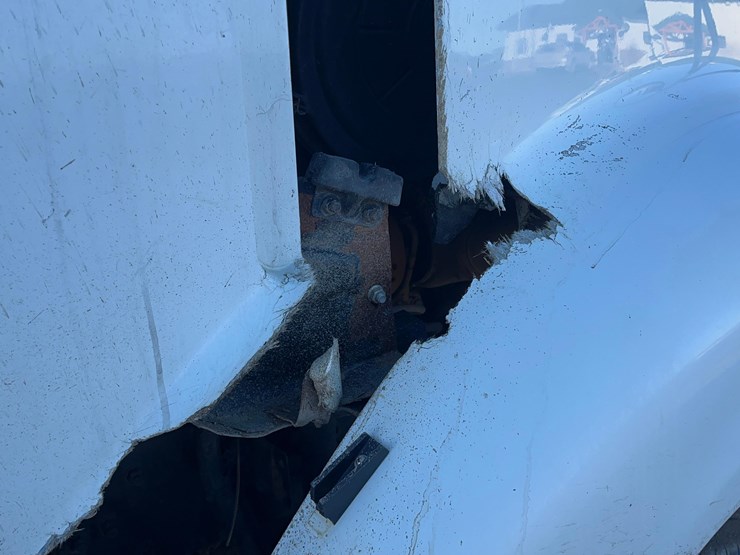 2004-caterpillar-c12-image-13