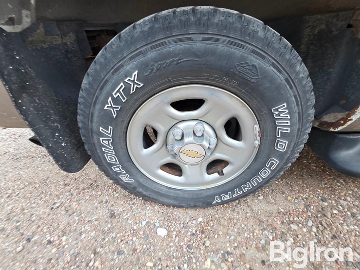 2002-chevrolet-1500-image-17