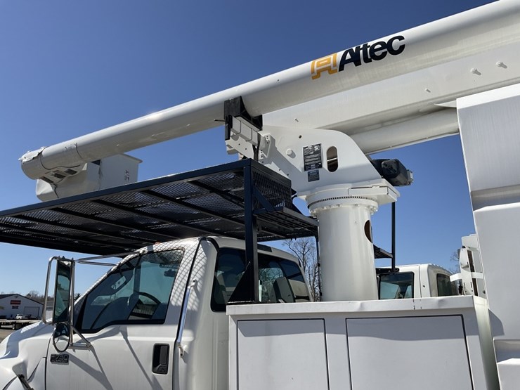 2011-ford-f750-image-6