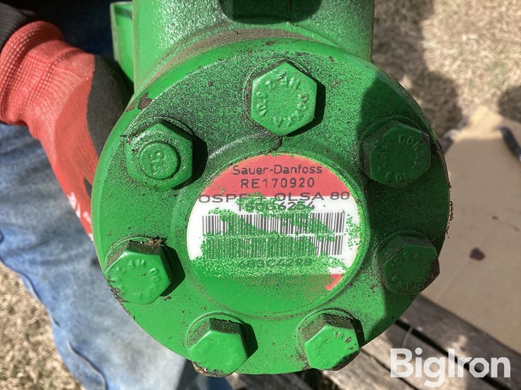 john-deere-8110-image-9