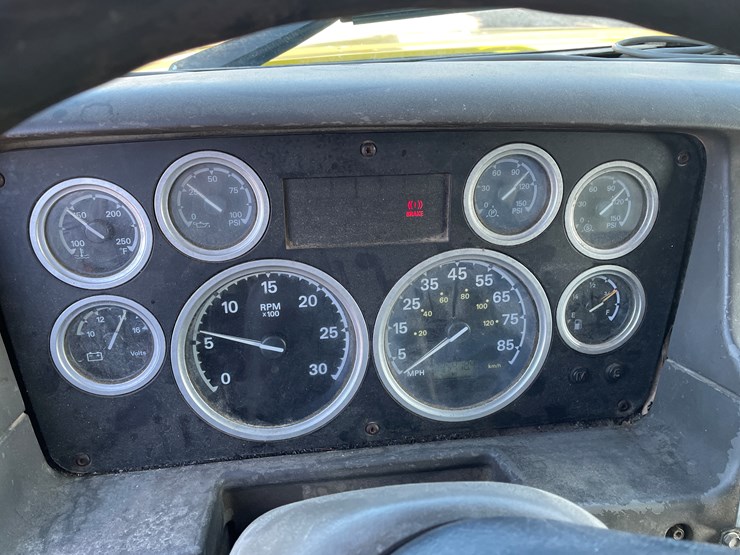 2006-caterpillar-c13-image-37