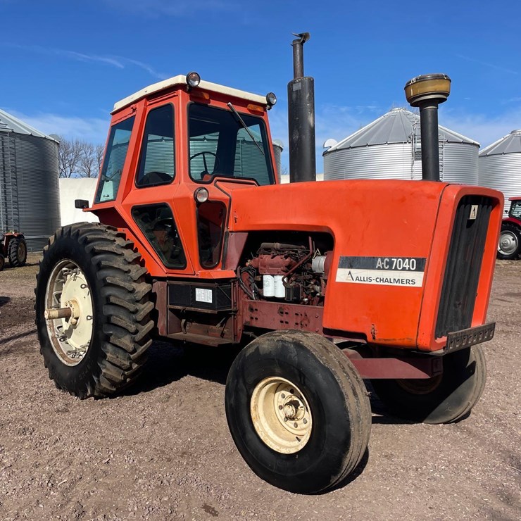 Allis Chalmers 7040 2WD Tractor—1 Owner