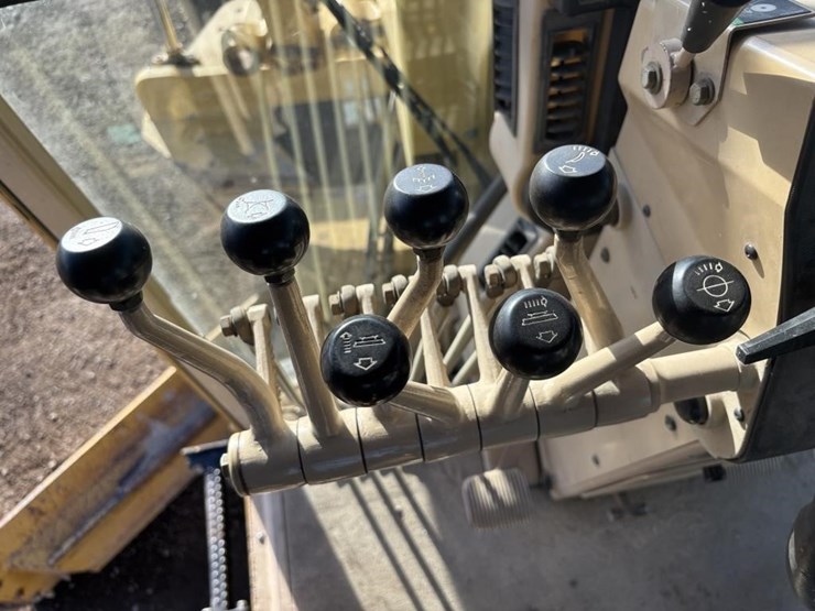 2006-caterpillar-143h-motor-grader-image-42