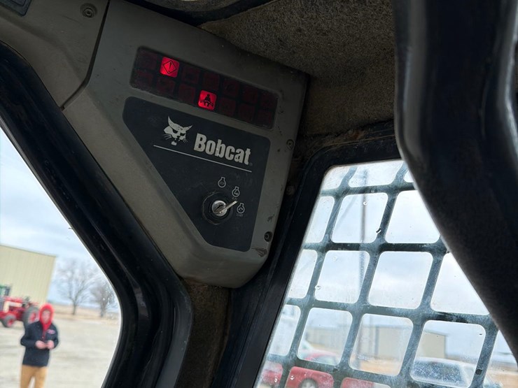 bobcat-s300-image-42