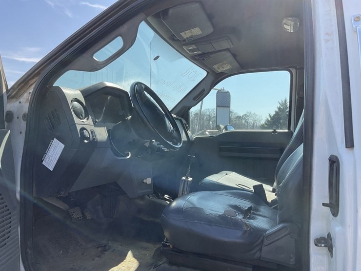 2011-ford-f650-xl-image-6