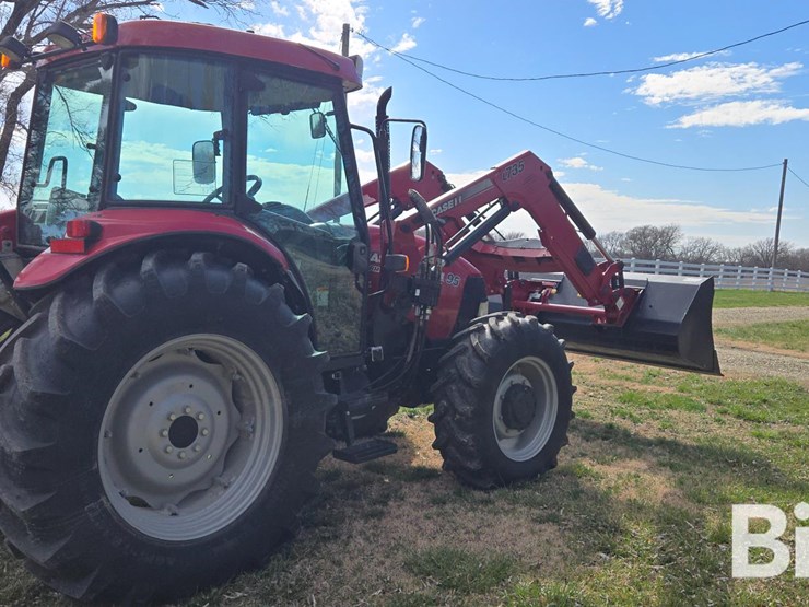 2012-case-ih-farmall-95-image-5