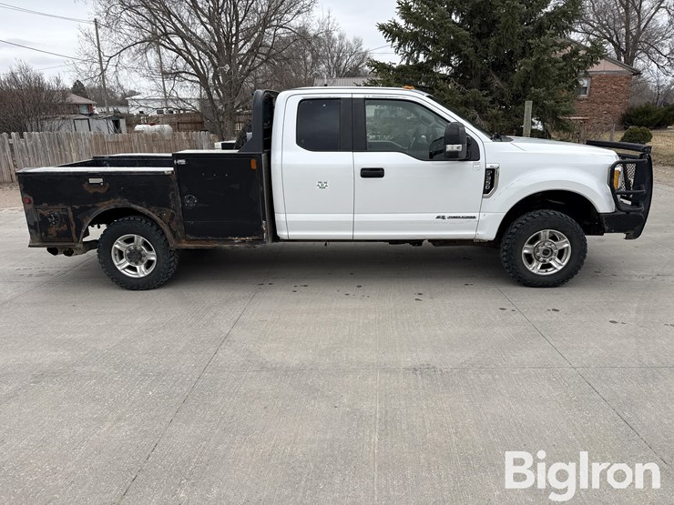 2017-ford-f350-image-4