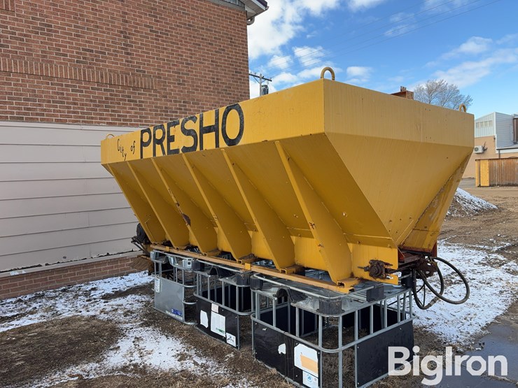 monroe-south-dakota-v-box-spreader/sander-image-3