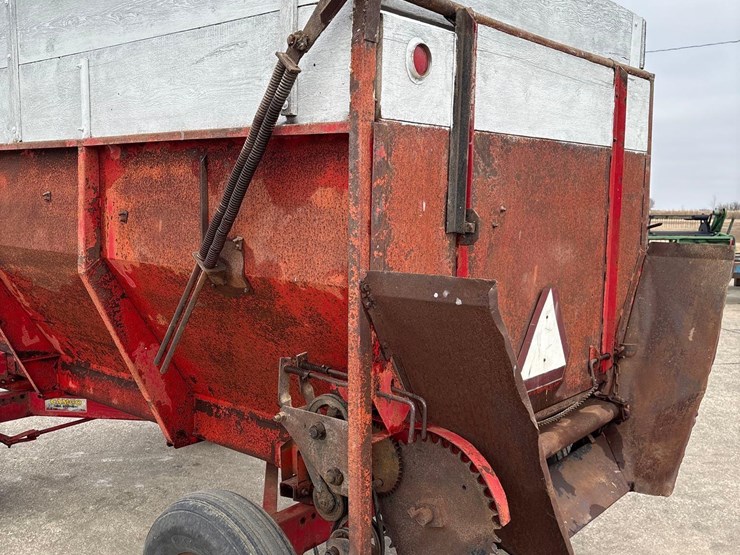 roorda-rear-unload-12ft-silage-wagon-image-5