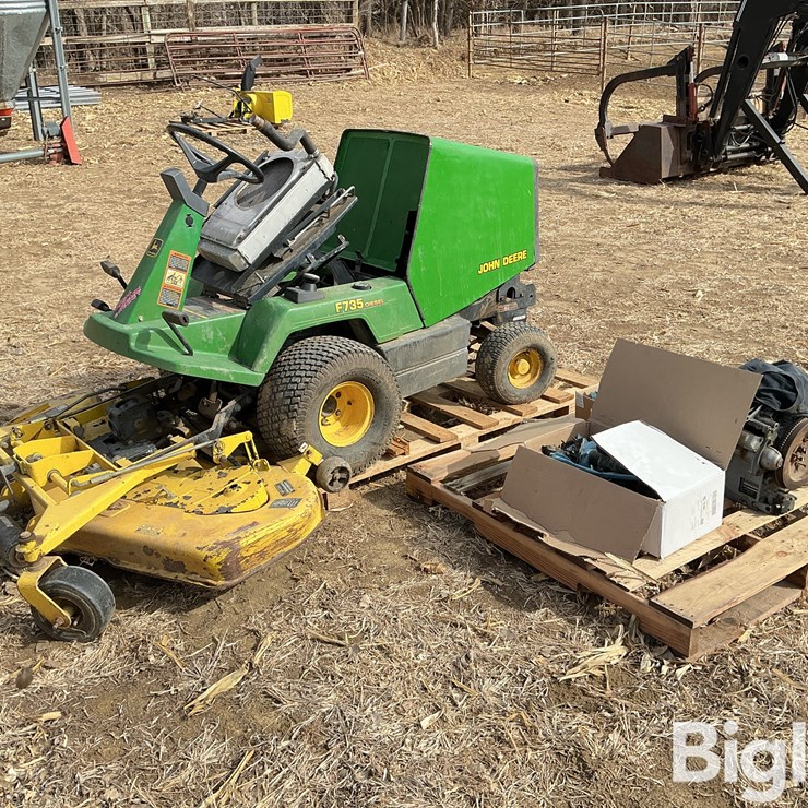 JOHN DEERE 735