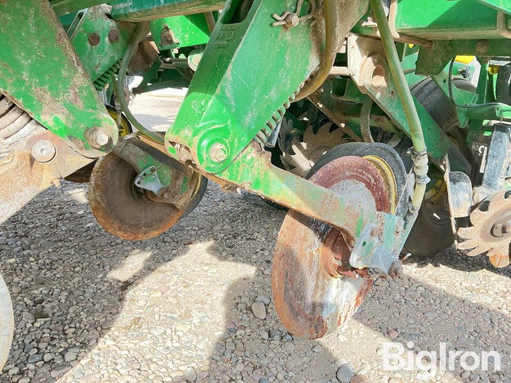 john-deere-7200-image-14