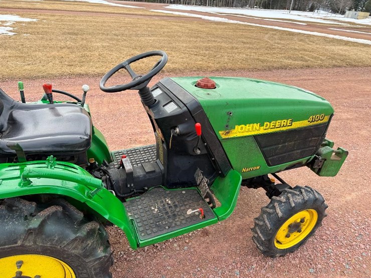 john-deere-4100-image-20