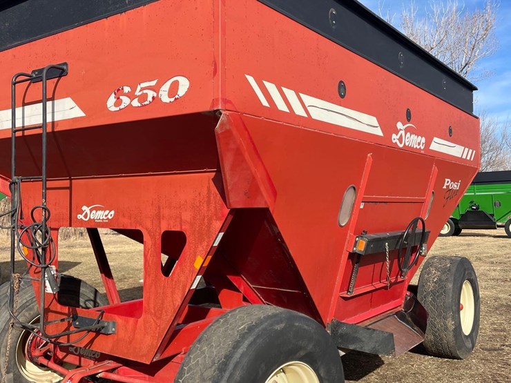 demco-650bu-posi-flow-gravity-wagon—1-owner-image-9