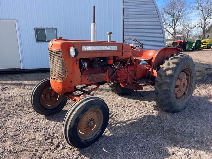 allis-chalmers-d15-2wd-tractor-image-3