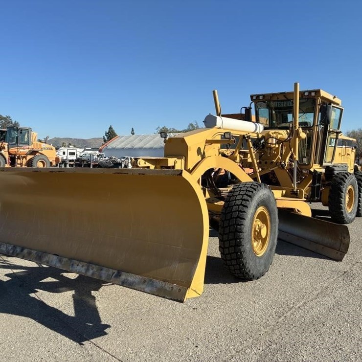 2005 CATERPILLAR 143H