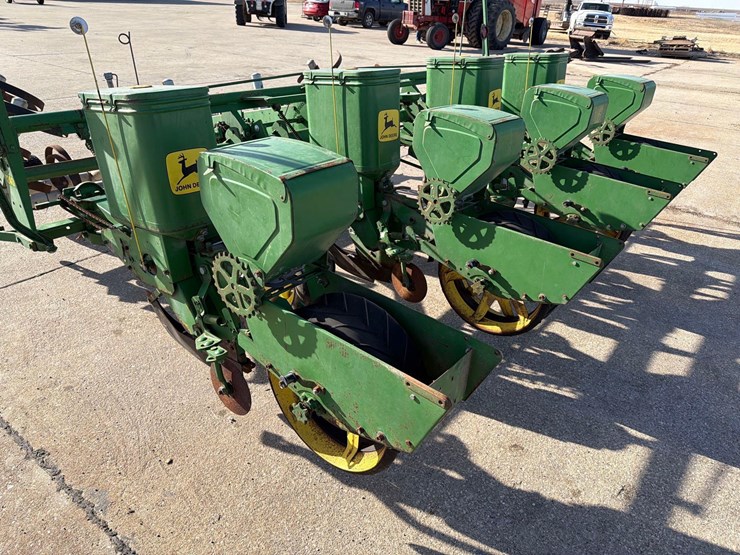 john-deere-1240-image-11