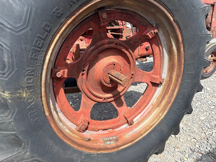 #75-•-mccormick-farmall-450-tractor-933-inv#-42875-image-14