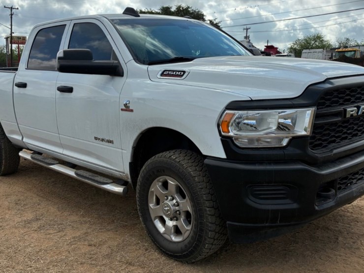 2022-dodge-2500-image-2