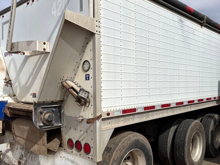 2014-wilson-grain-trailer-image-34