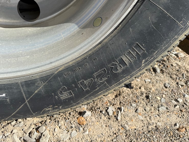 2022-wilson-hopper-bottom-image-15