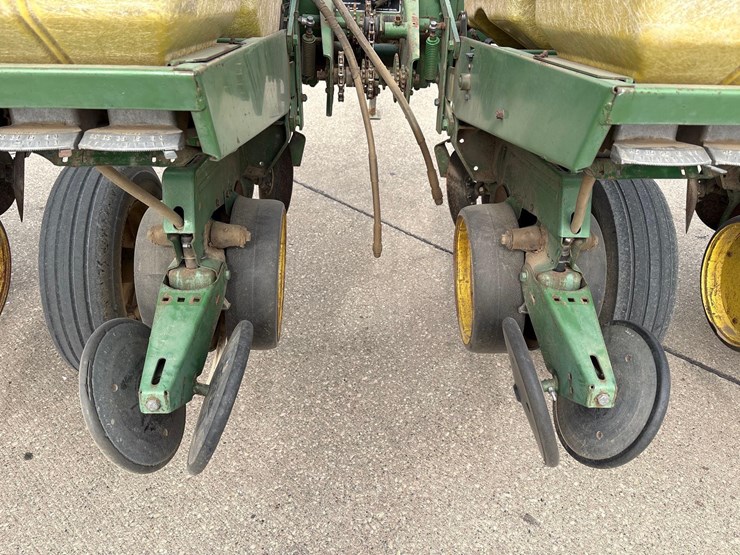 john-deere-7000-image-9