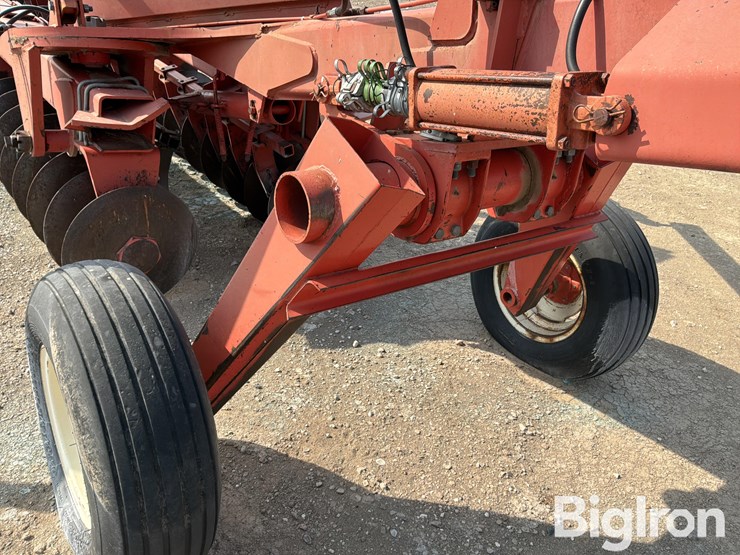 hesston-2410-image-16