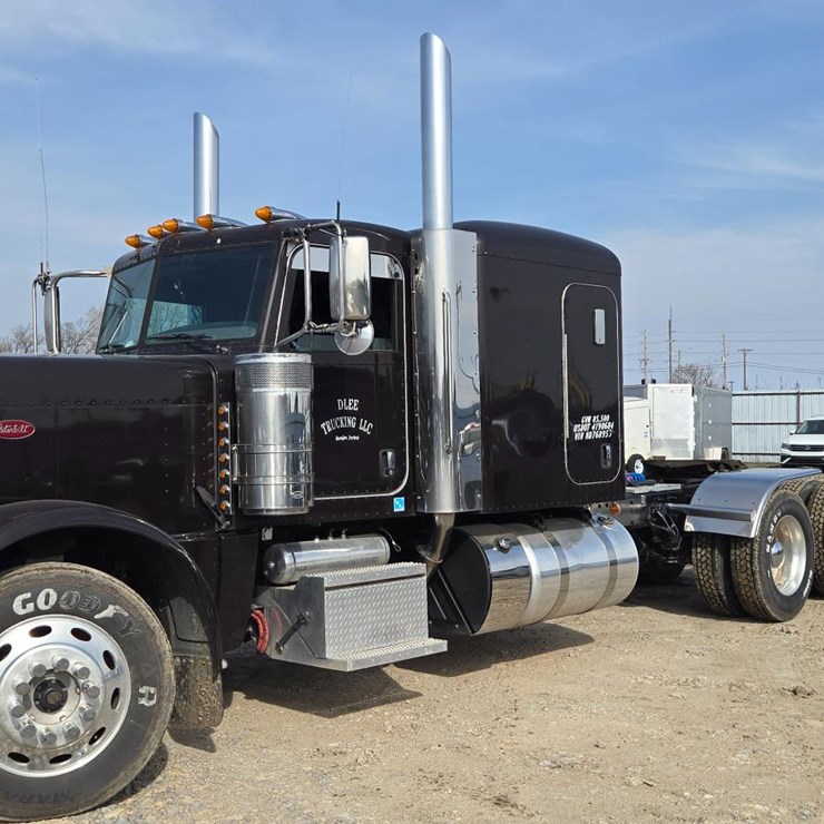 2022 PETERBILT 389