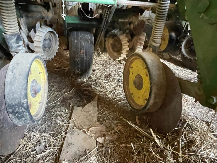 john-deere-7200-image-10