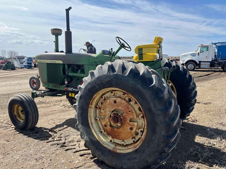 john-deere-4010-image-7