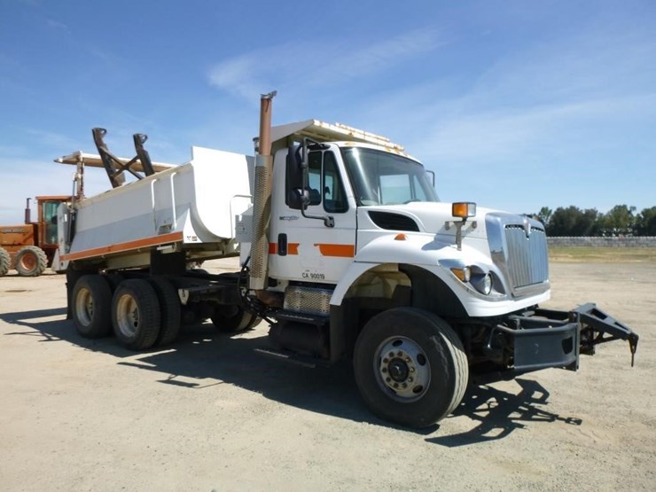 2009-international-7600-image-3