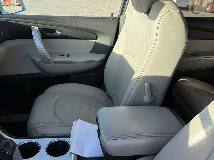 2010-gmc-acadia-slt-image-32