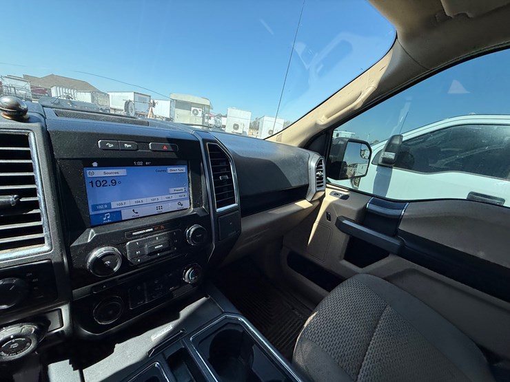 2016-ford-f150-image-42