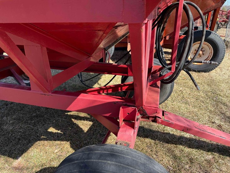 gravity-wagon-with-auger-image-12